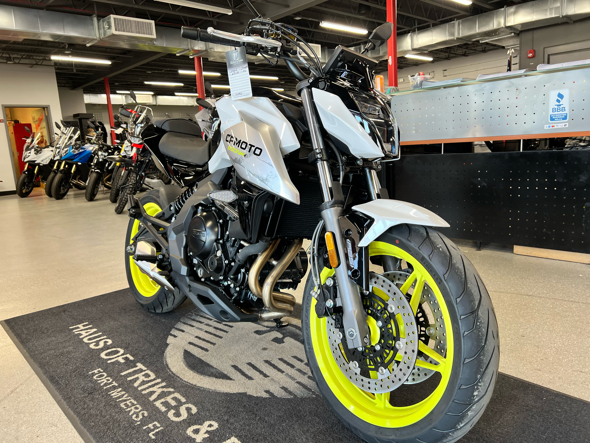 2022 CFMOTO 650NK in Fort Myers, Florida - Photo 2