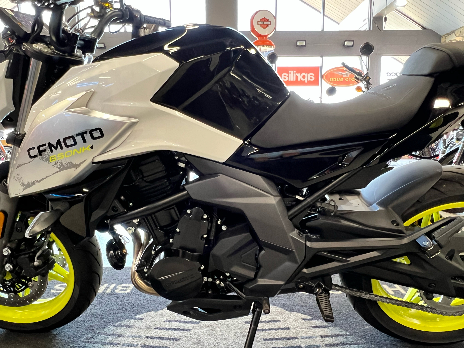 2022 CFMOTO 650NK in Fort Myers, Florida - Photo 11