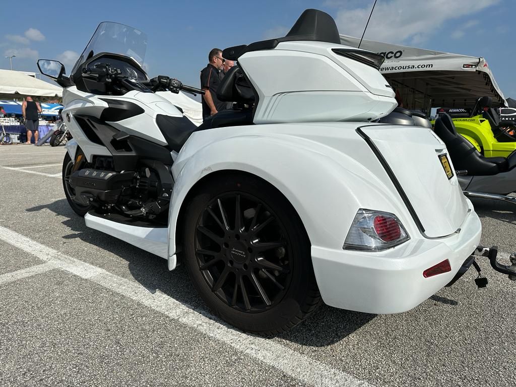 2020 Honda Gold Wing Tour Automatic DCT in Fort Myers, Florida - Photo 2