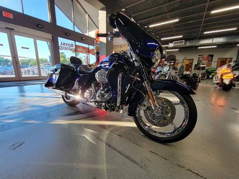 2016 Harley-Davidson CVO™ Street Glide® in Fort Myers, Florida - Photo 2