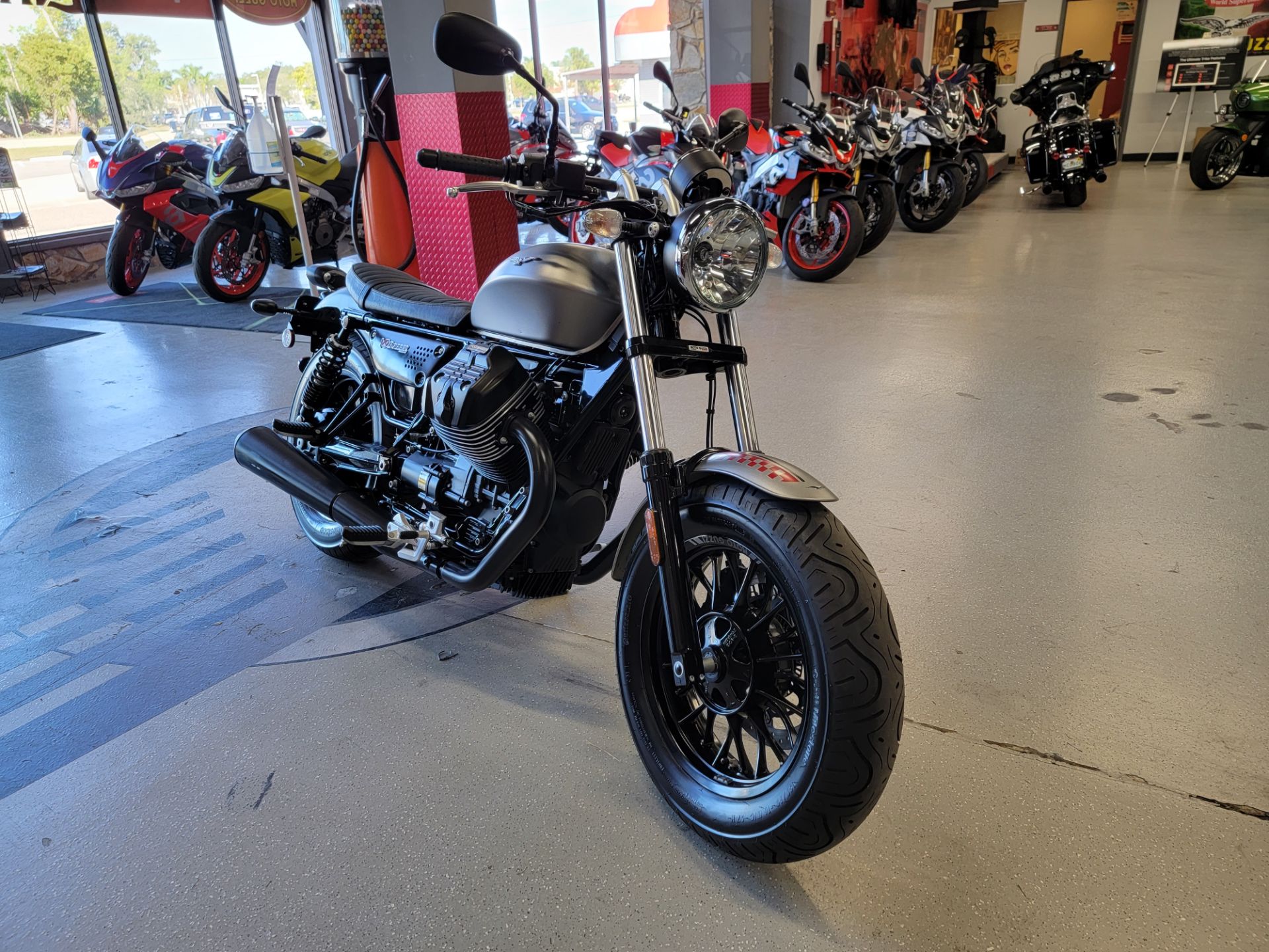 2017 Moto Guzzi V9 Bobber in Fort Myers, Florida - Photo 2