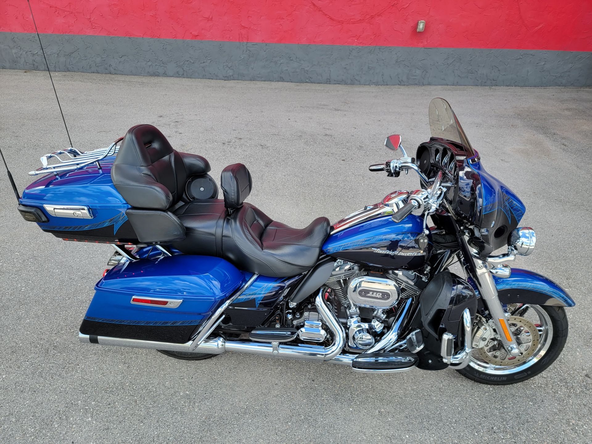 2014 Harley-Davidson CVO™ Limited in Fort Myers, Florida - Photo 2