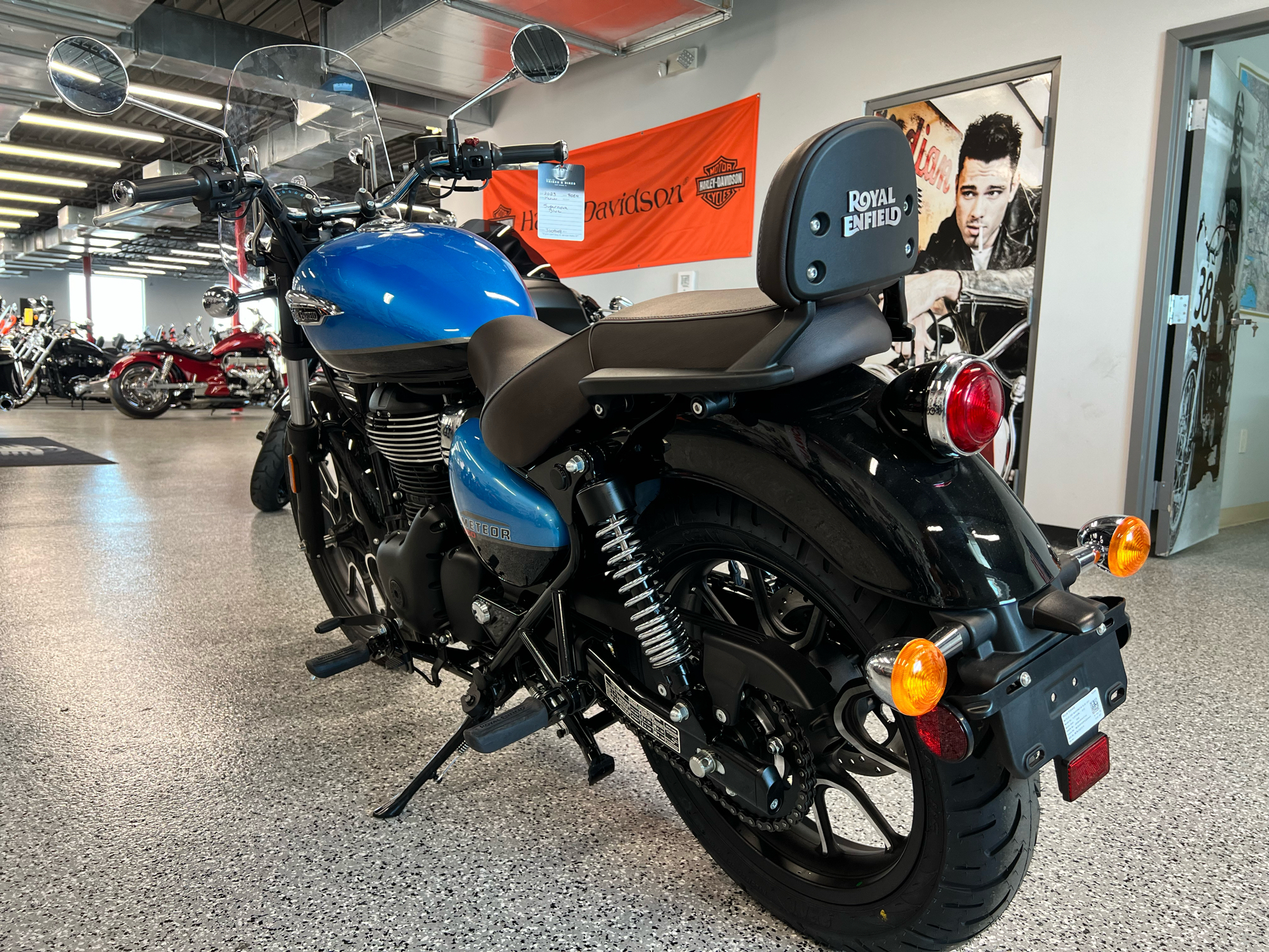 2023 Royal Enfield Meteor 350 in Fort Myers, Florida - Photo 6