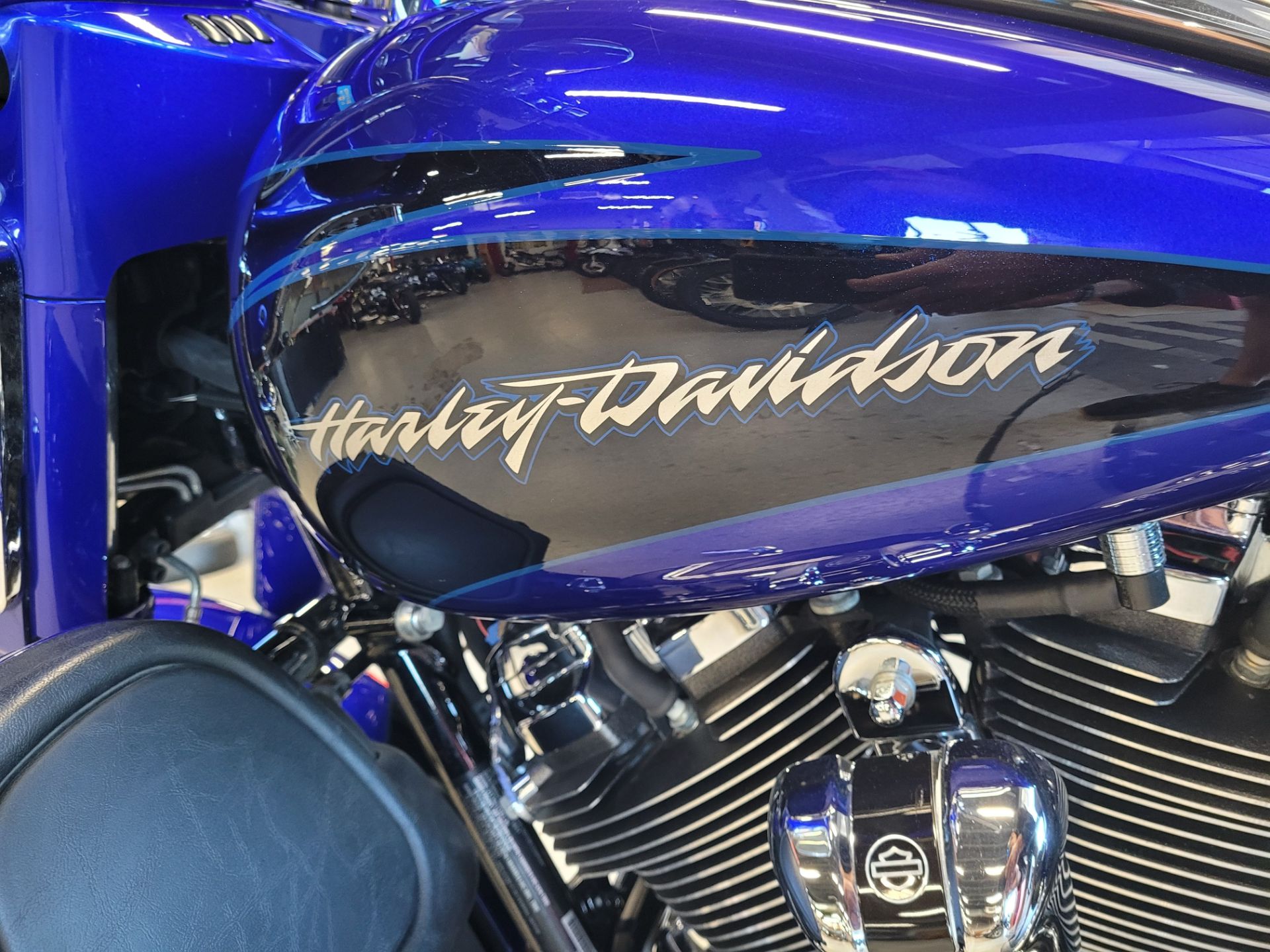 2017 Harley-Davidson CVO™ Street Glide® in Fort Myers, Florida - Photo 7
