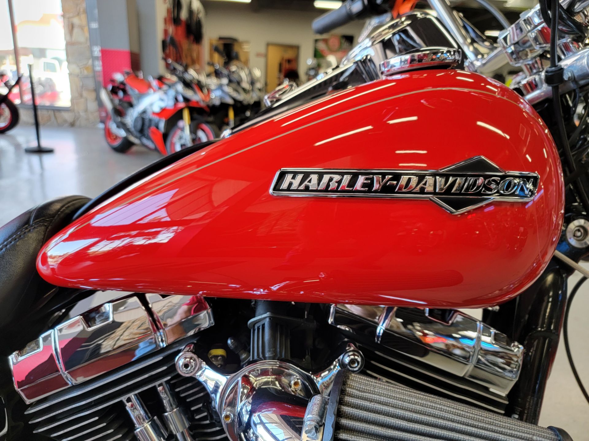 2011 Harley-Davidson Dyna® Super Glide® Custom in Fort Myers, Florida - Photo 5