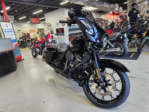 2022 Harley-Davidson Street Glide® Special in Fort Myers, Florida - Photo 2