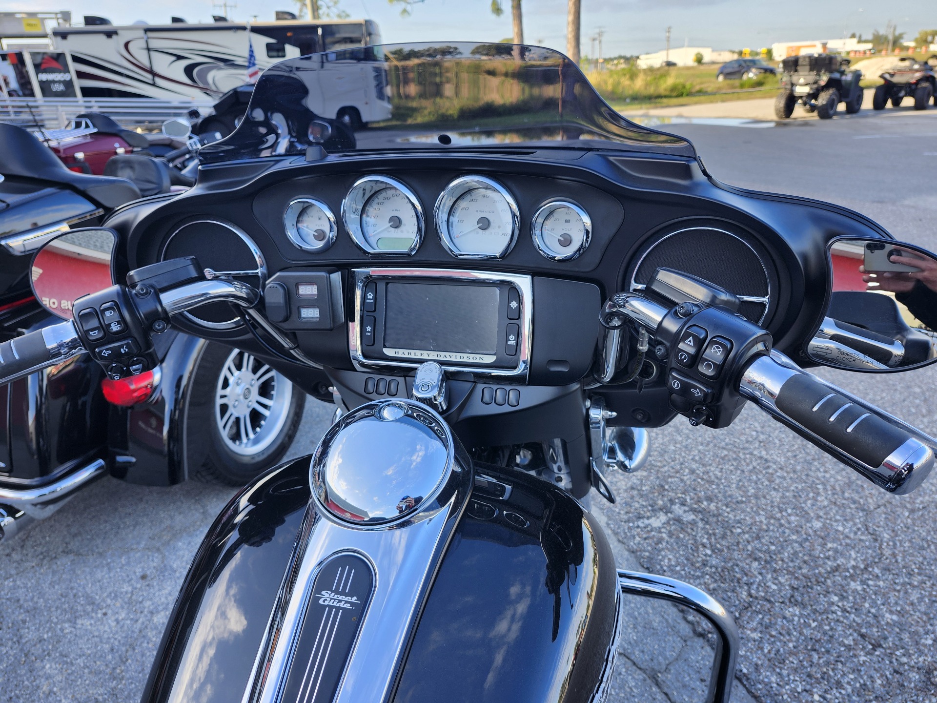 2018 Harley-Davidson Street Glide® in Fort Myers, Florida - Photo 5