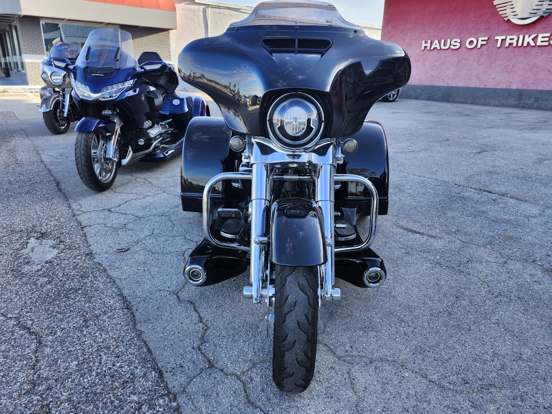 2018 Harley-Davidson Street Glide® in Fort Myers, Florida - Photo 3