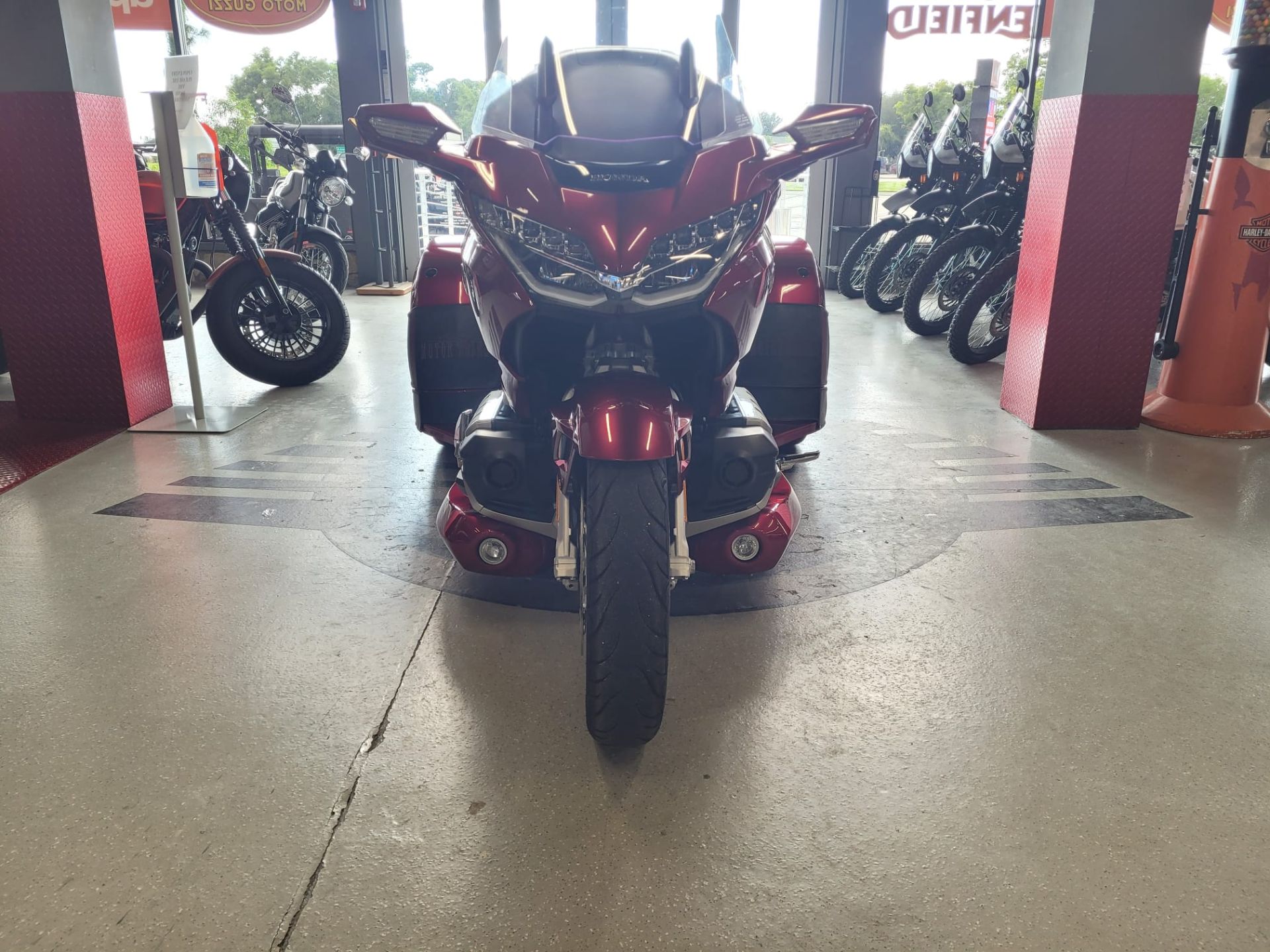 2018 HONDA GOLDWING DCT in Fort Myers, Florida - Photo 3