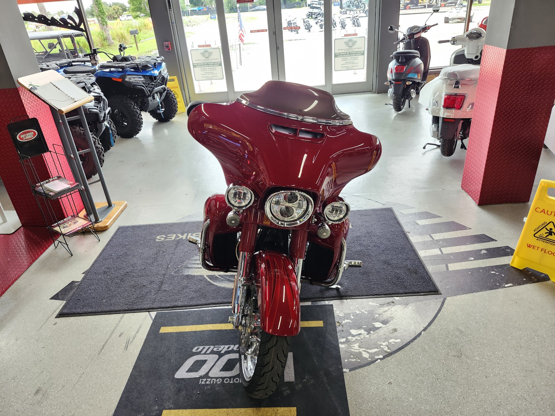 2016 Harley-Davidson CVO™ Street Glide® in Fort Myers, Florida - Photo 3