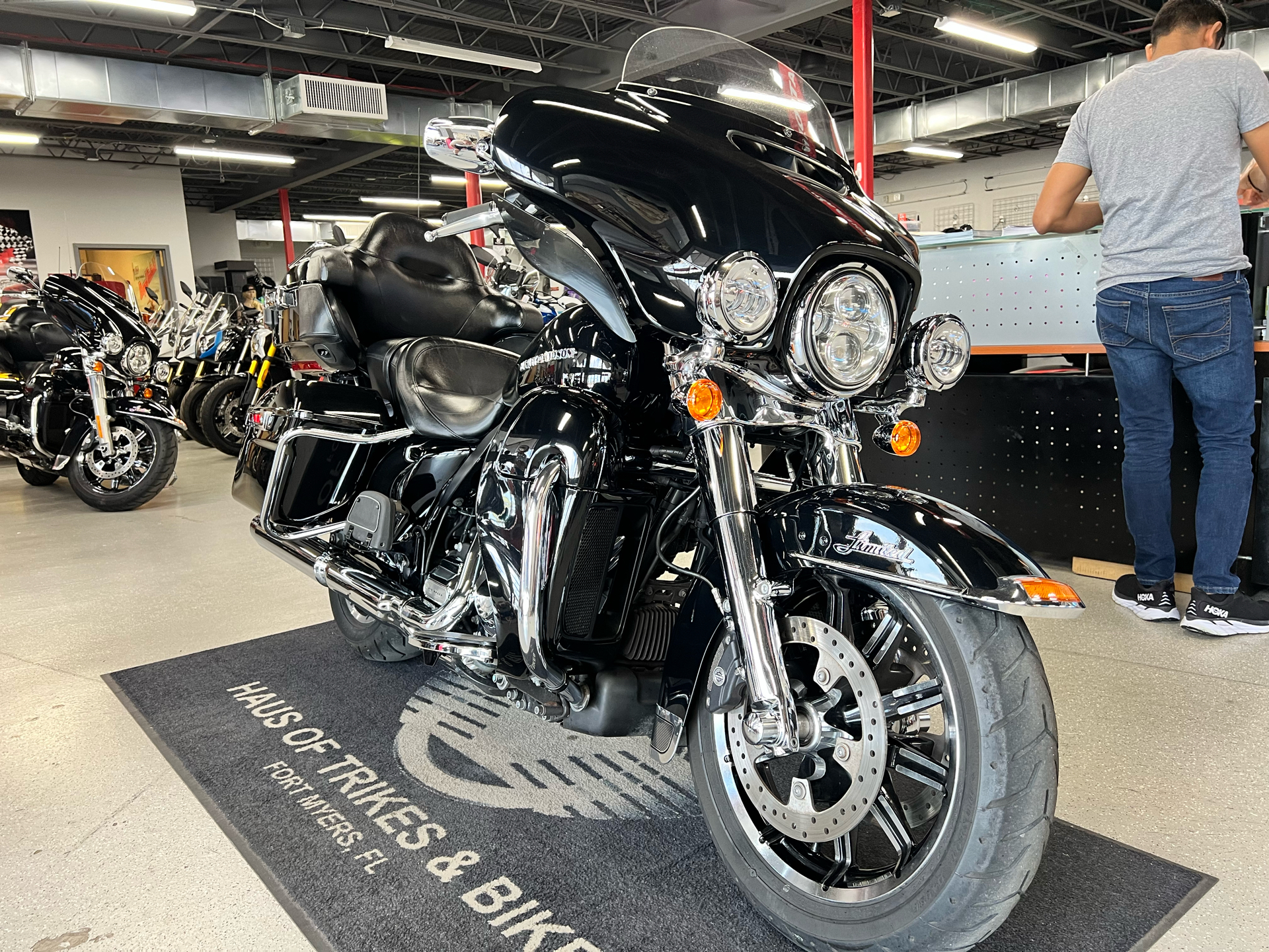 2019 Harley-Davidson Ultra Limited Low in Fort Myers, Florida - Photo 2