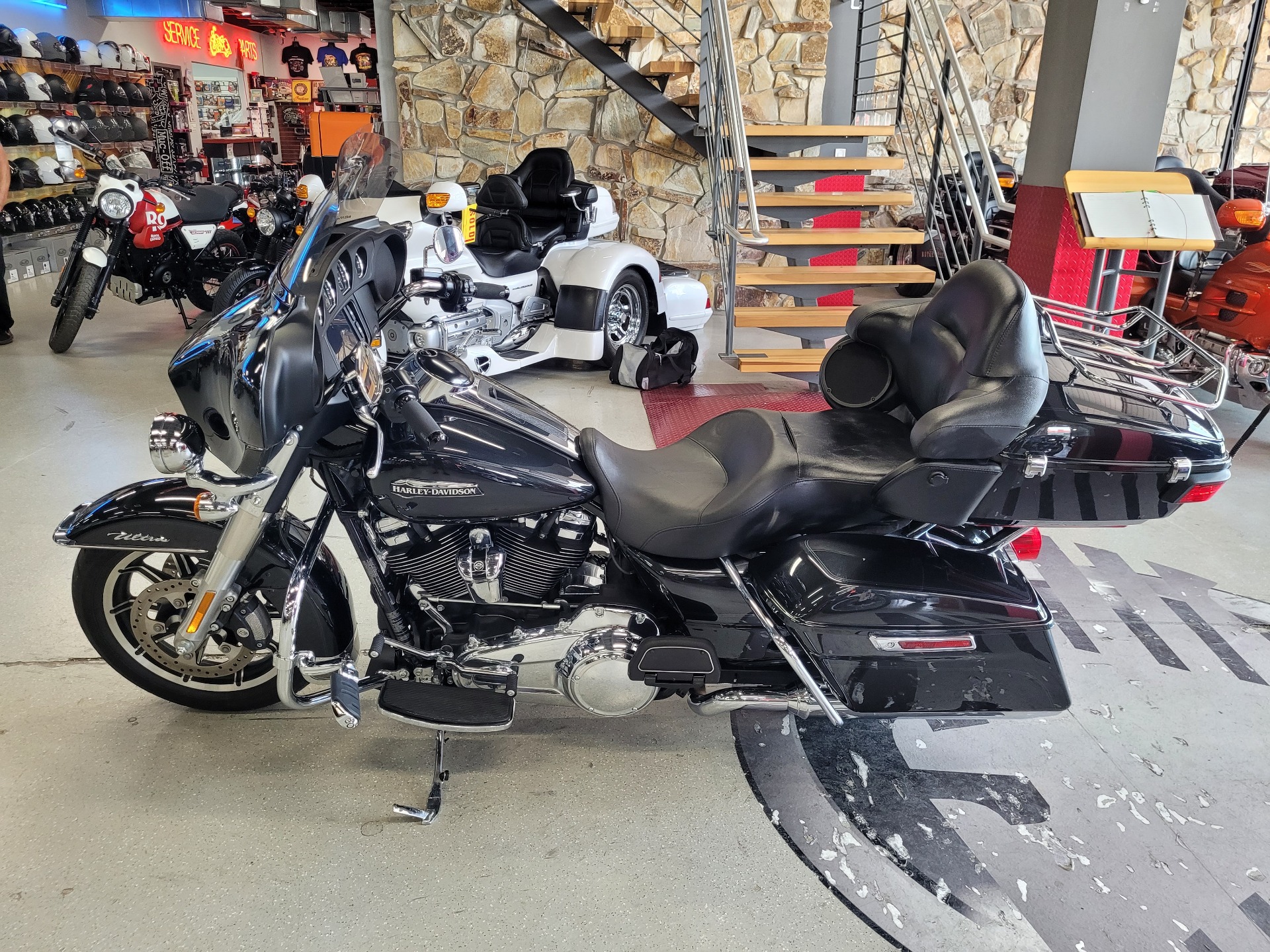 2018 Harley-Davidson Ultra Limited in Fort Myers, Florida - Photo 2