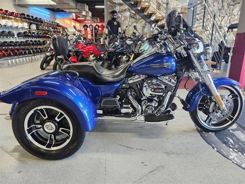 2015 Harley-Davidson Freewheeler™ in Fort Myers, Florida - Photo 4