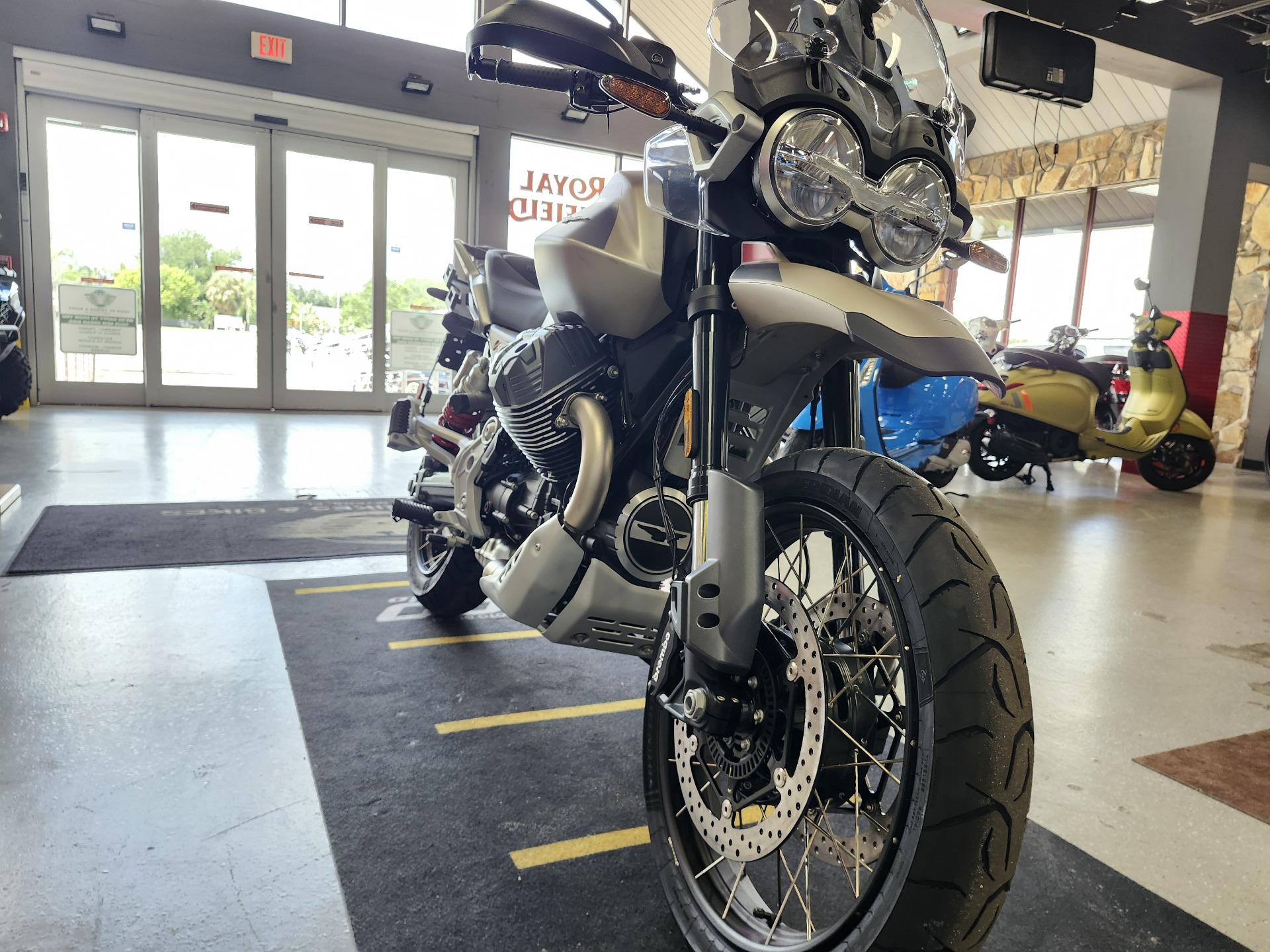 2025 Moto Guzzi V85 TT Travel in Fort Myers, Florida - Photo 4