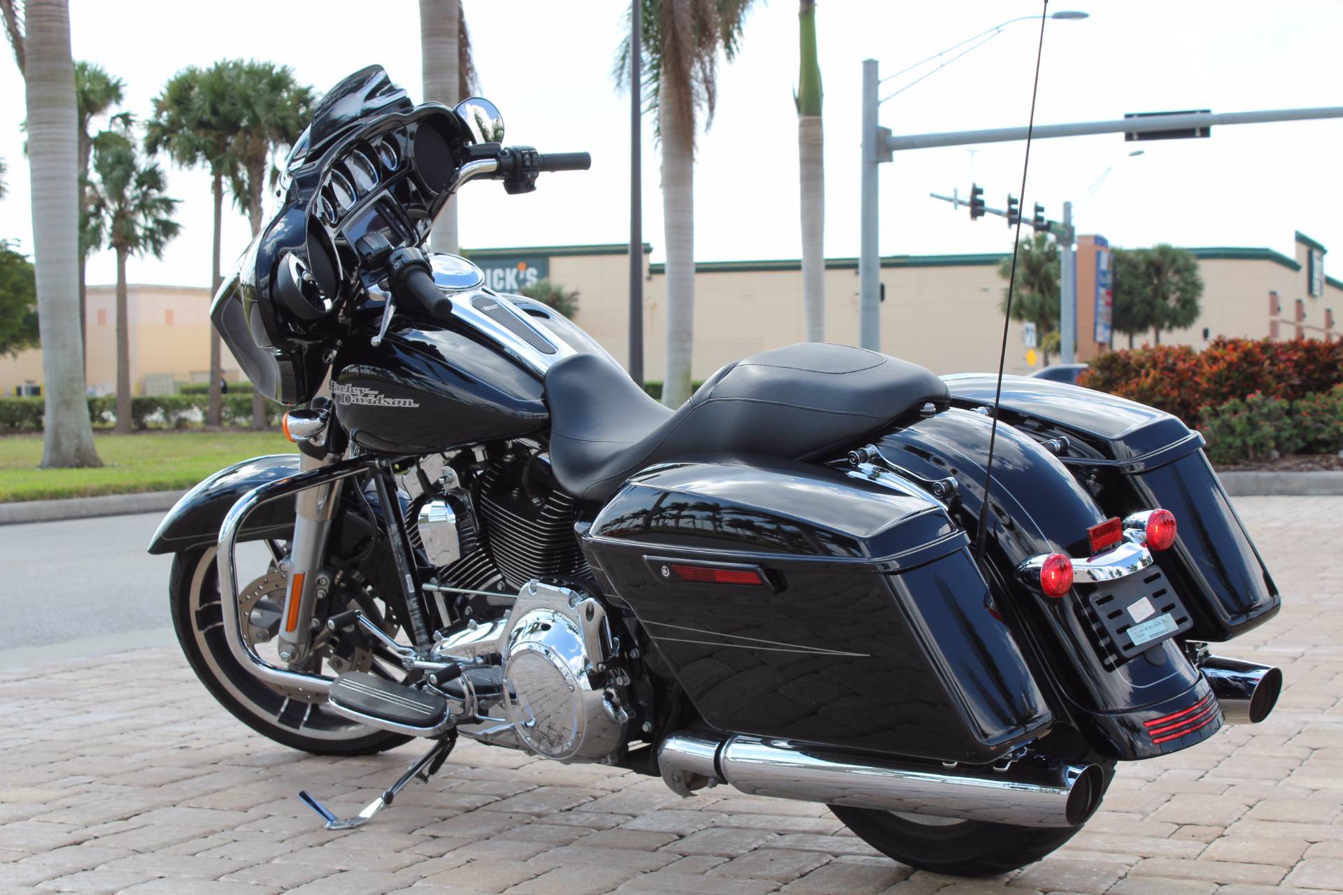 2016 Harley-Davidson Street Glide® in Fort Myers, Florida - Photo 6