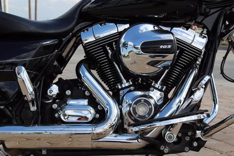 2016 Harley-Davidson Street Glide® in Fort Myers, Florida - Photo 9
