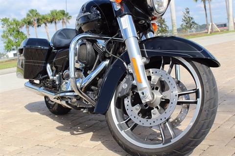 2016 Harley-Davidson Street Glide® in Fort Myers, Florida - Photo 10