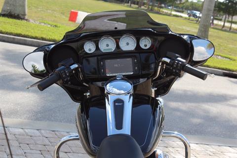 2016 Harley-Davidson Street Glide® in Fort Myers, Florida - Photo 14