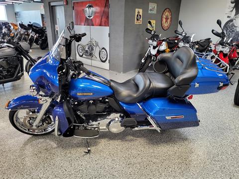 2017 Harley-Davidson Ultra Limited in Fort Myers, Florida - Photo 2