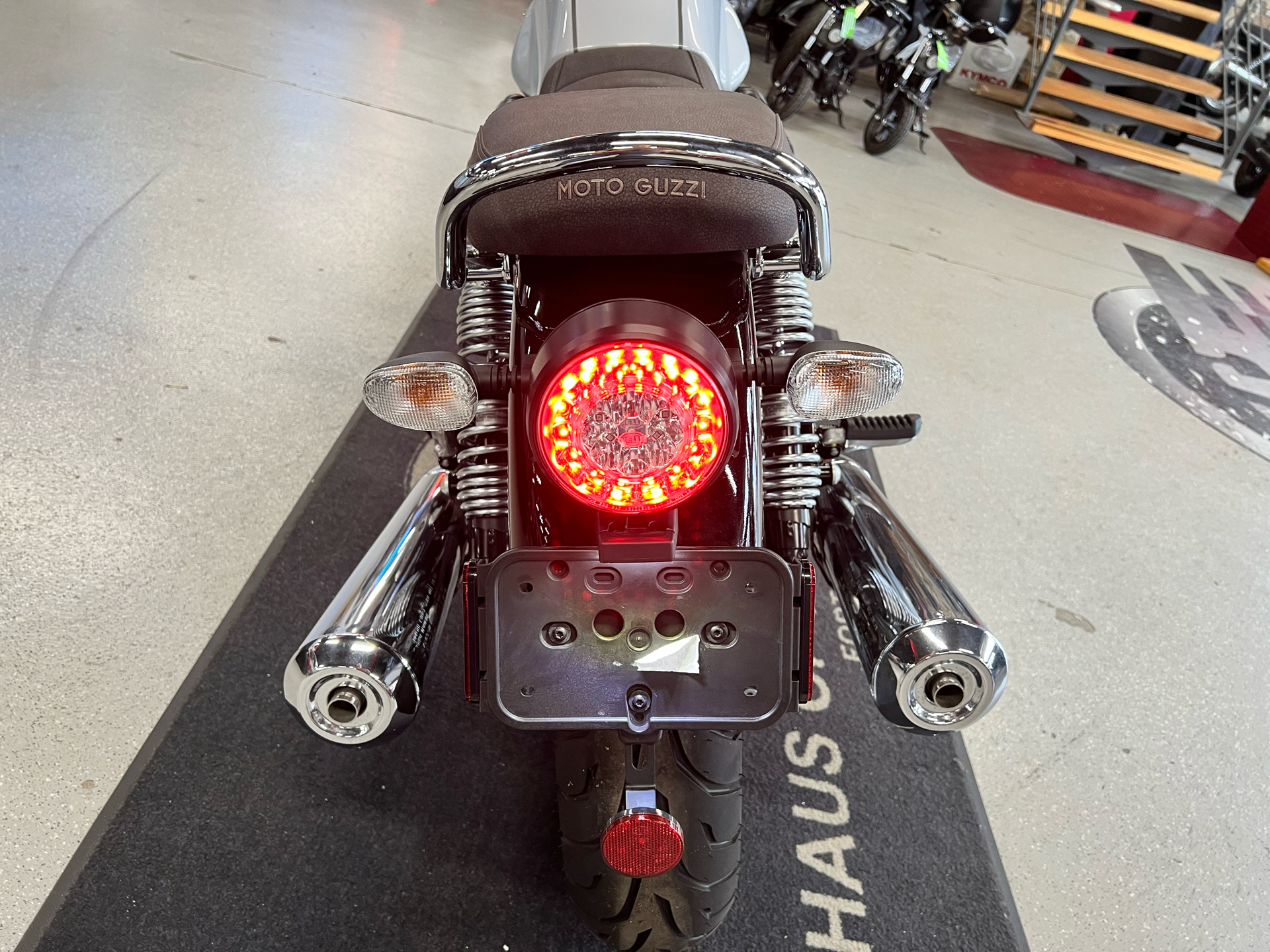 2021 Moto Guzzi V7 Special E5 in Fort Myers, Florida - Photo 5
