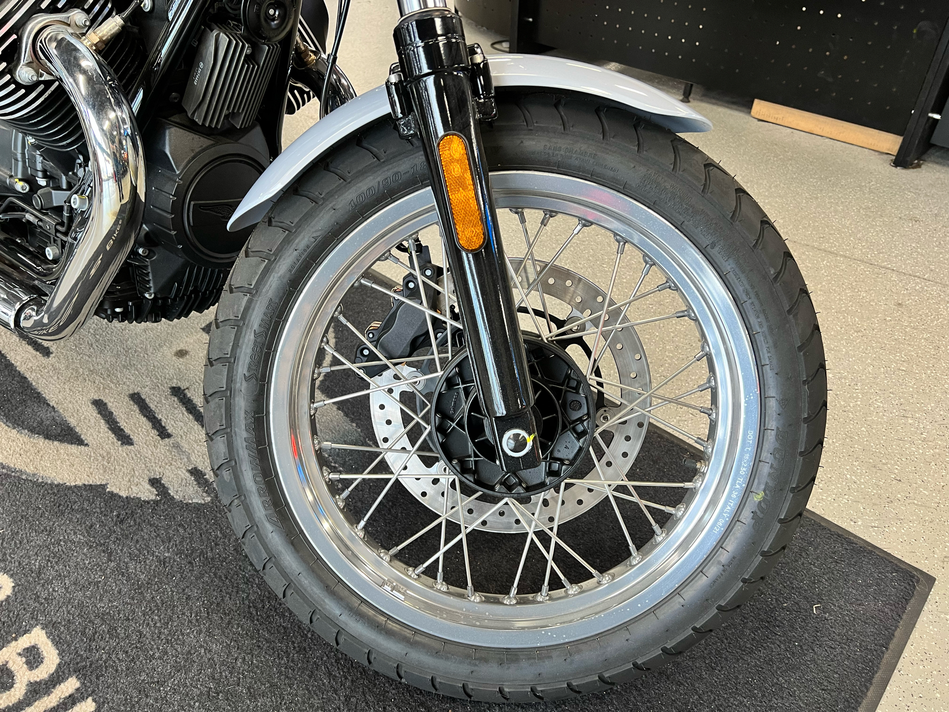 2021 Moto Guzzi V7 Special E5 in Fort Myers, Florida - Photo 12