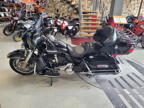 2011 Harley-Davidson Electra Glide® Ultra Limited in Fort Myers, Florida - Photo 2