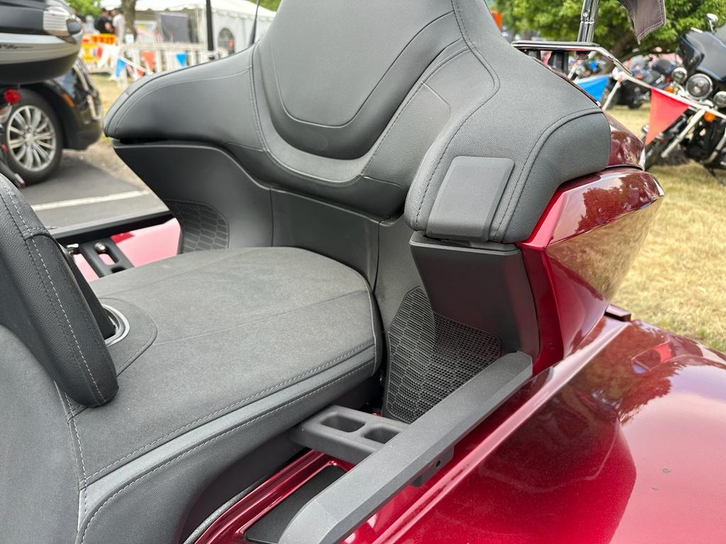 2018 Honda Gold Wing Tour Airbag Automatic DCT in Fort Myers, Florida - Photo 11