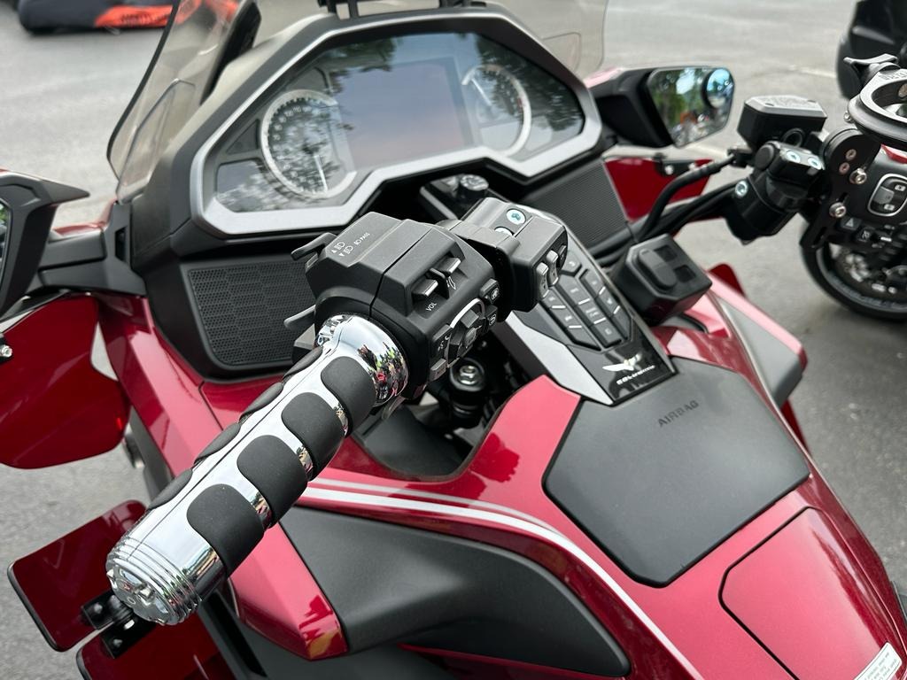 2018 Honda Gold Wing Tour Airbag Automatic DCT in Fort Myers, Florida - Photo 13