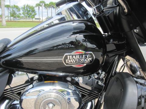 2010 Harley-Davidson California Sidecar in Fort Myers, Florida - Photo 5