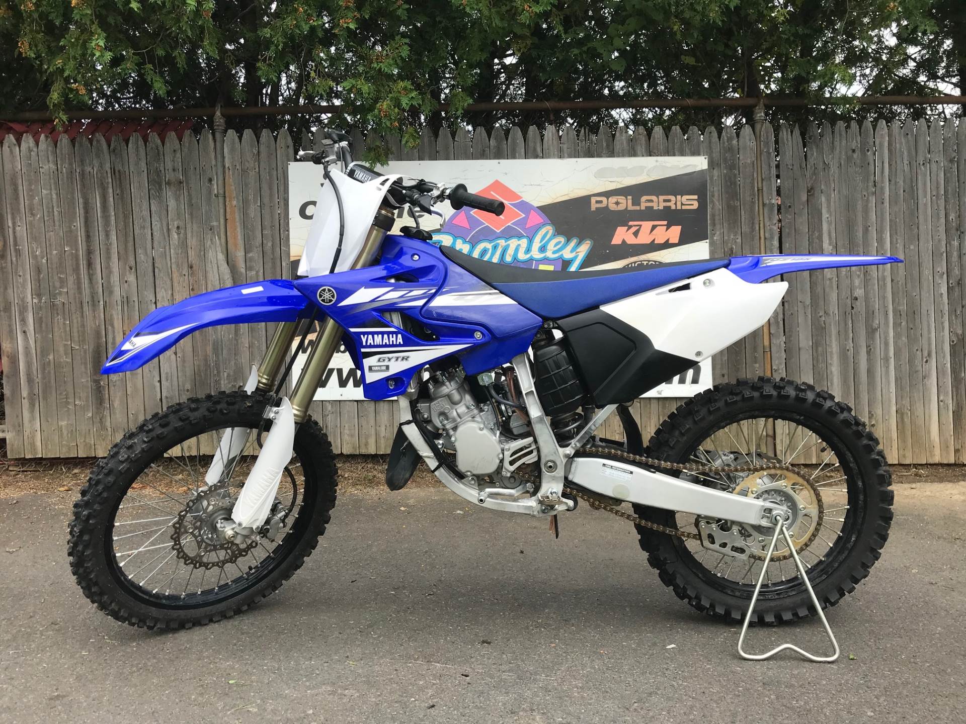 Кроссовый мотоцикл yz125