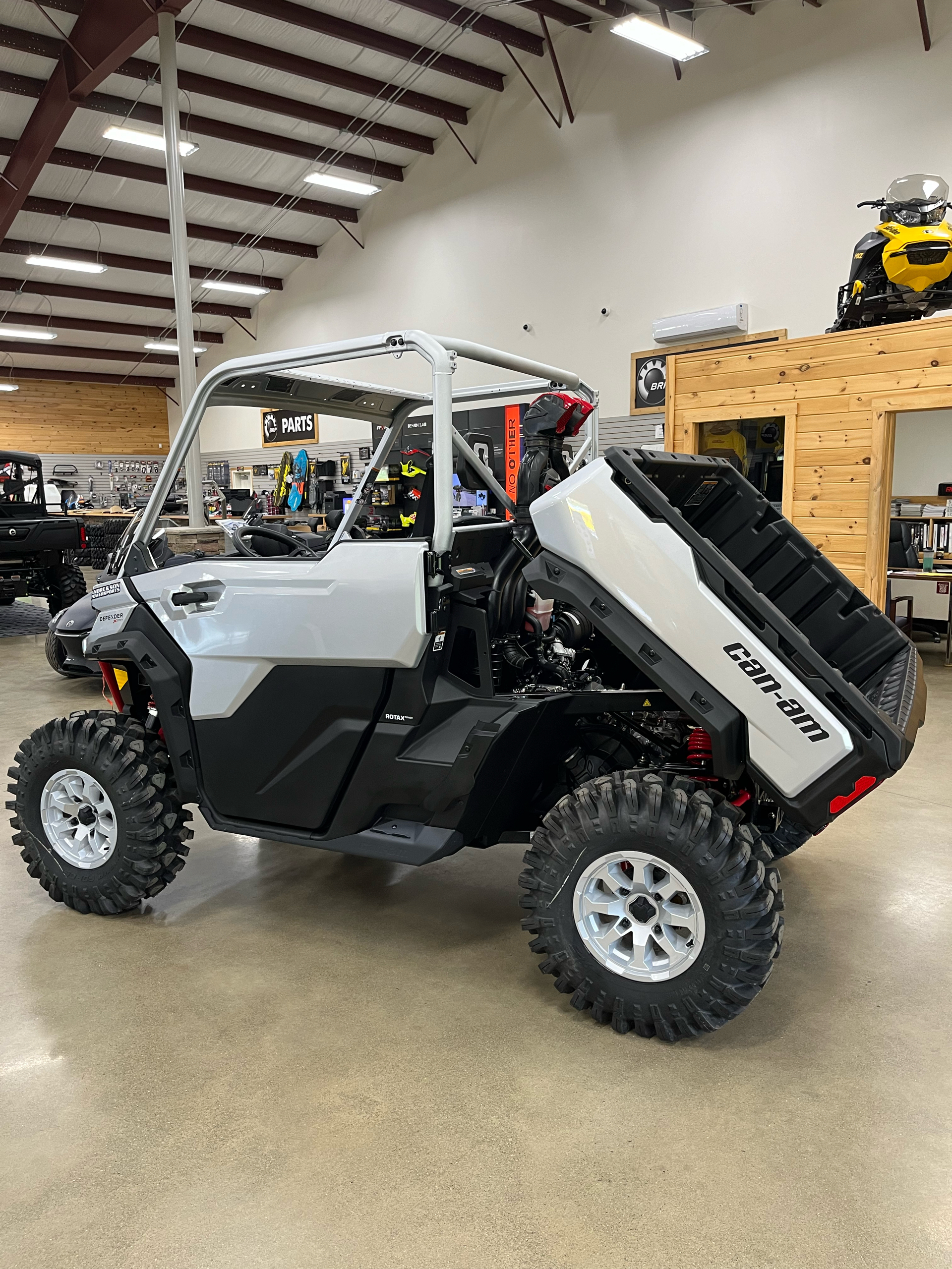 2024 Can-Am Defender X MR With Half Doors in Montrose, Pennsylvania - Photo 7