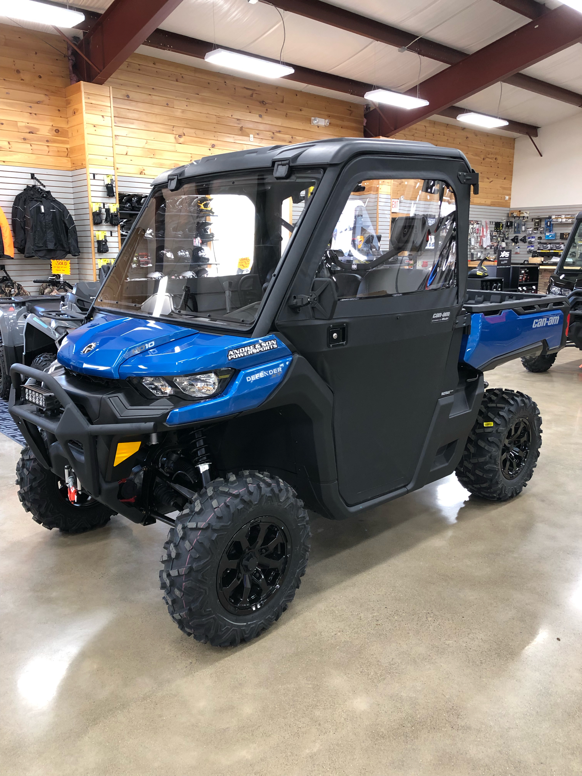 2022 Can-Am Defender XT HD10 in Montrose, Pennsylvania - Photo 2