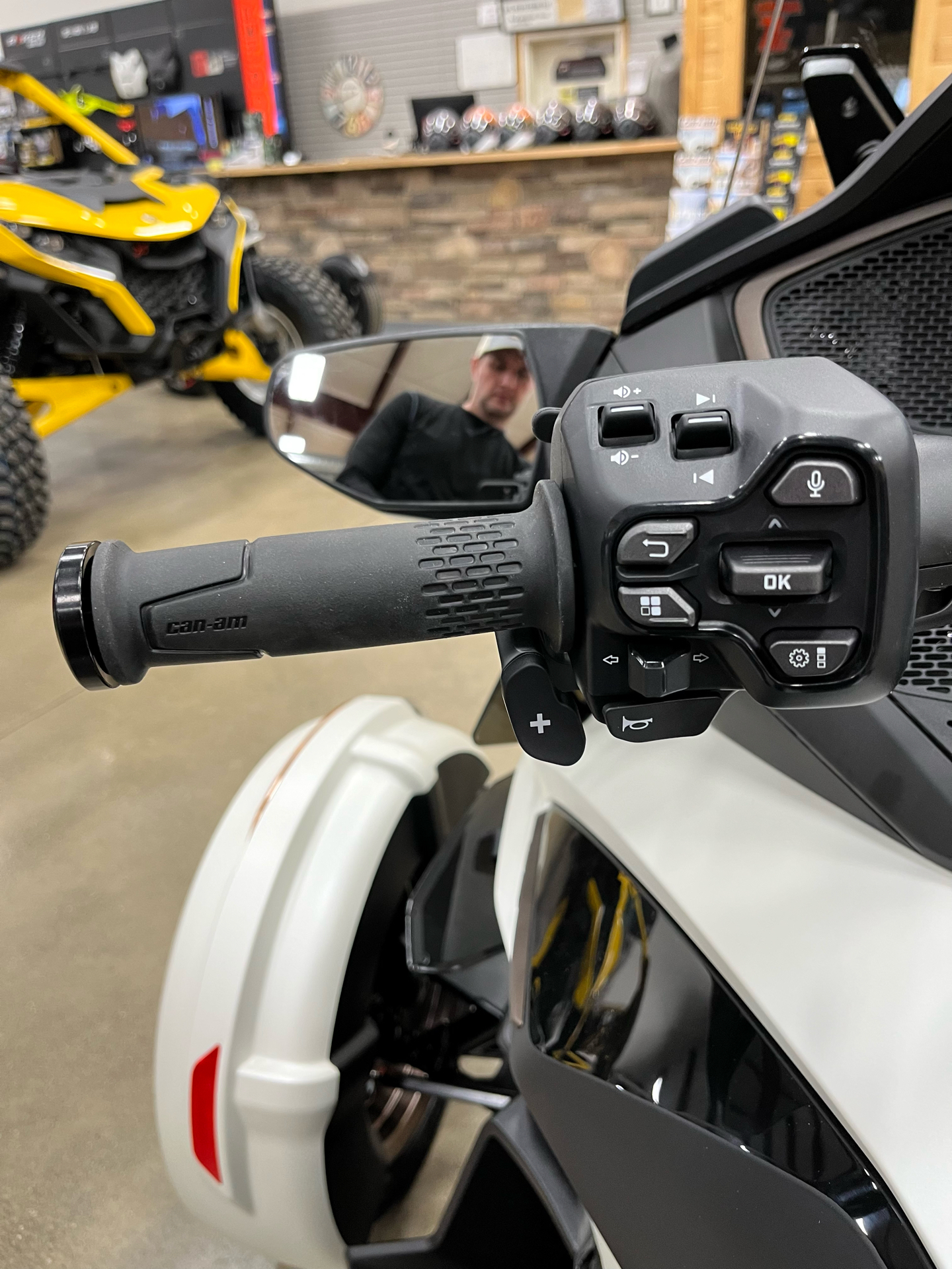 2024 Can-Am Spyder RT Sea-to-Sky in Montrose, Pennsylvania - Photo 12