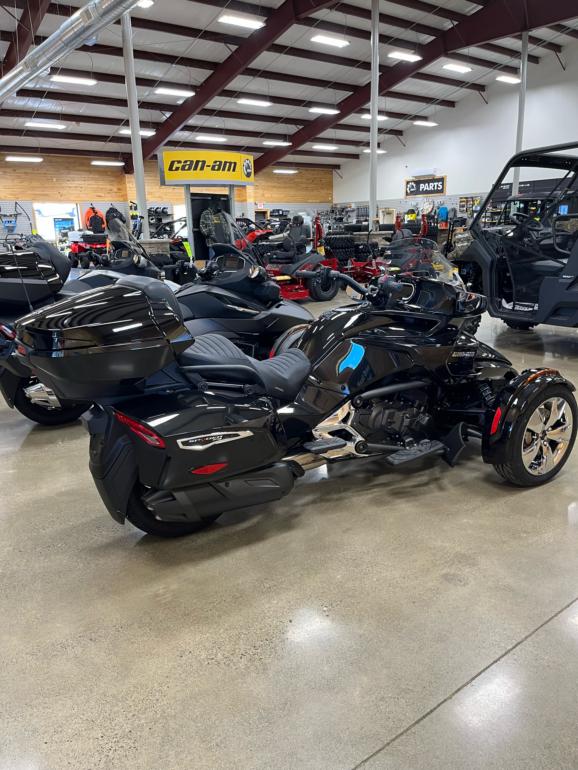 2022 Can-Am Spyder F3 Limited in Montrose, Pennsylvania - Photo 2