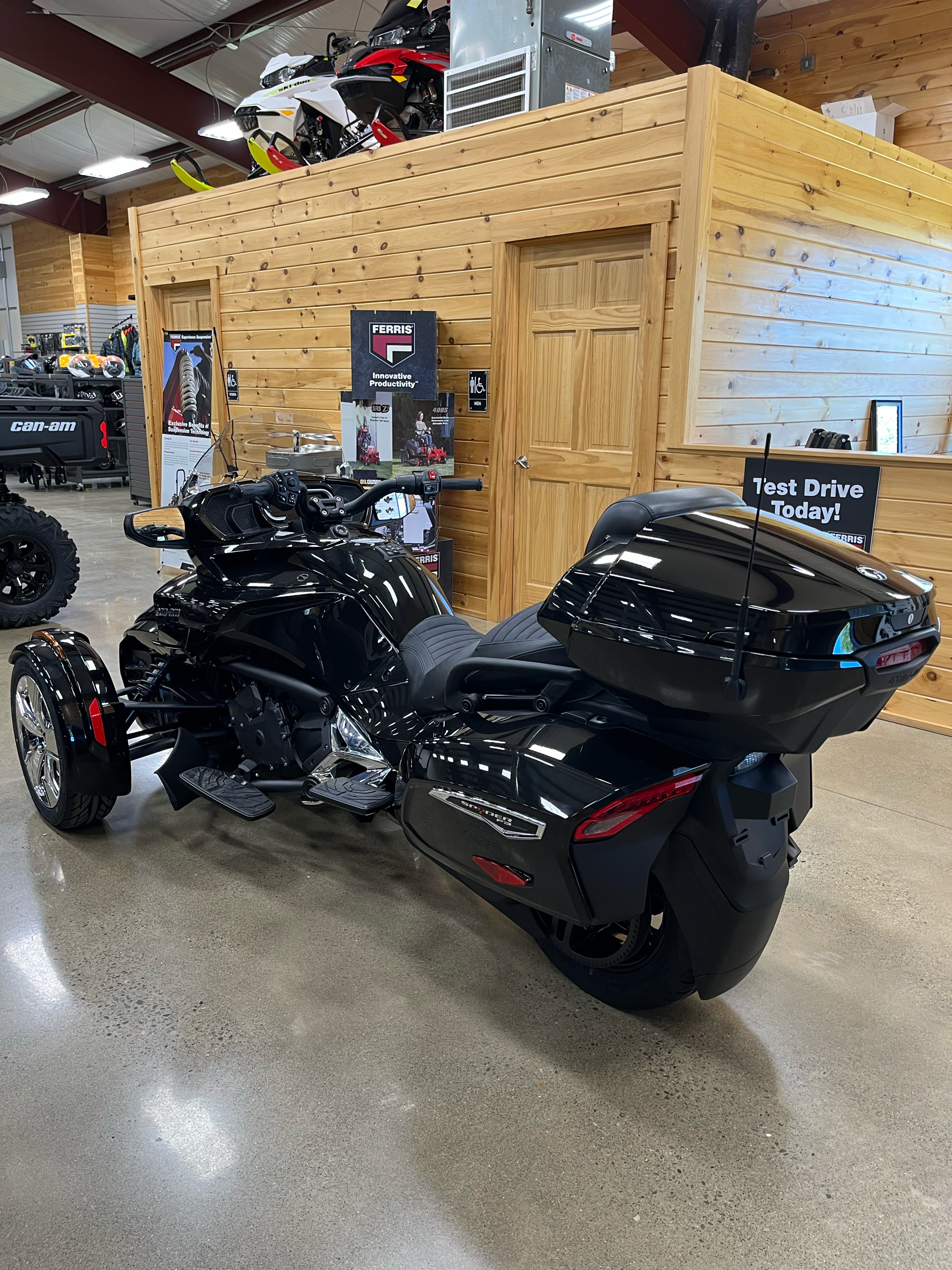 2022 Can-Am Spyder F3 Limited in Montrose, Pennsylvania - Photo 4