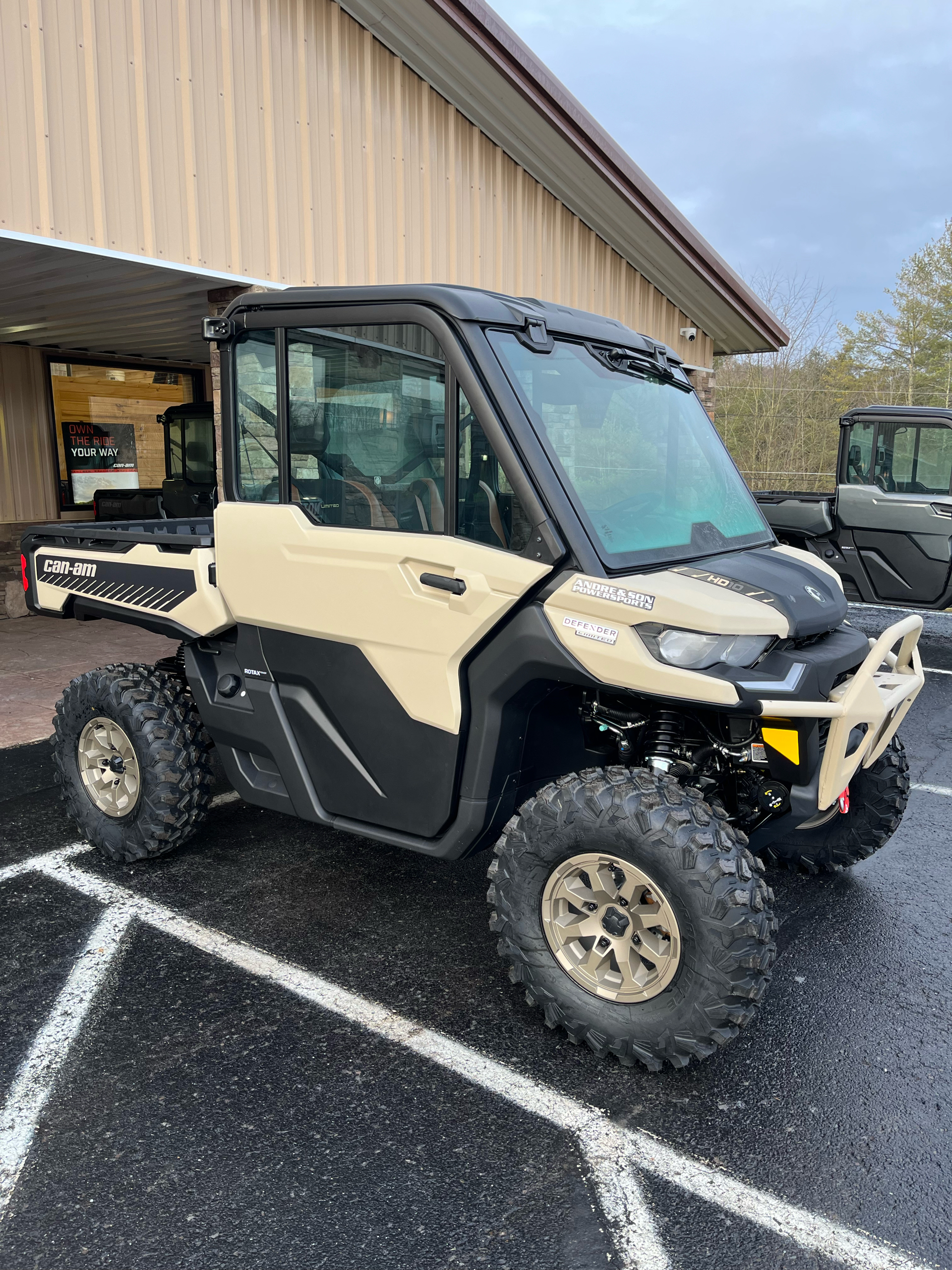 2024 Can-Am Defender Limited HD10 in Montrose, Pennsylvania - Photo 1