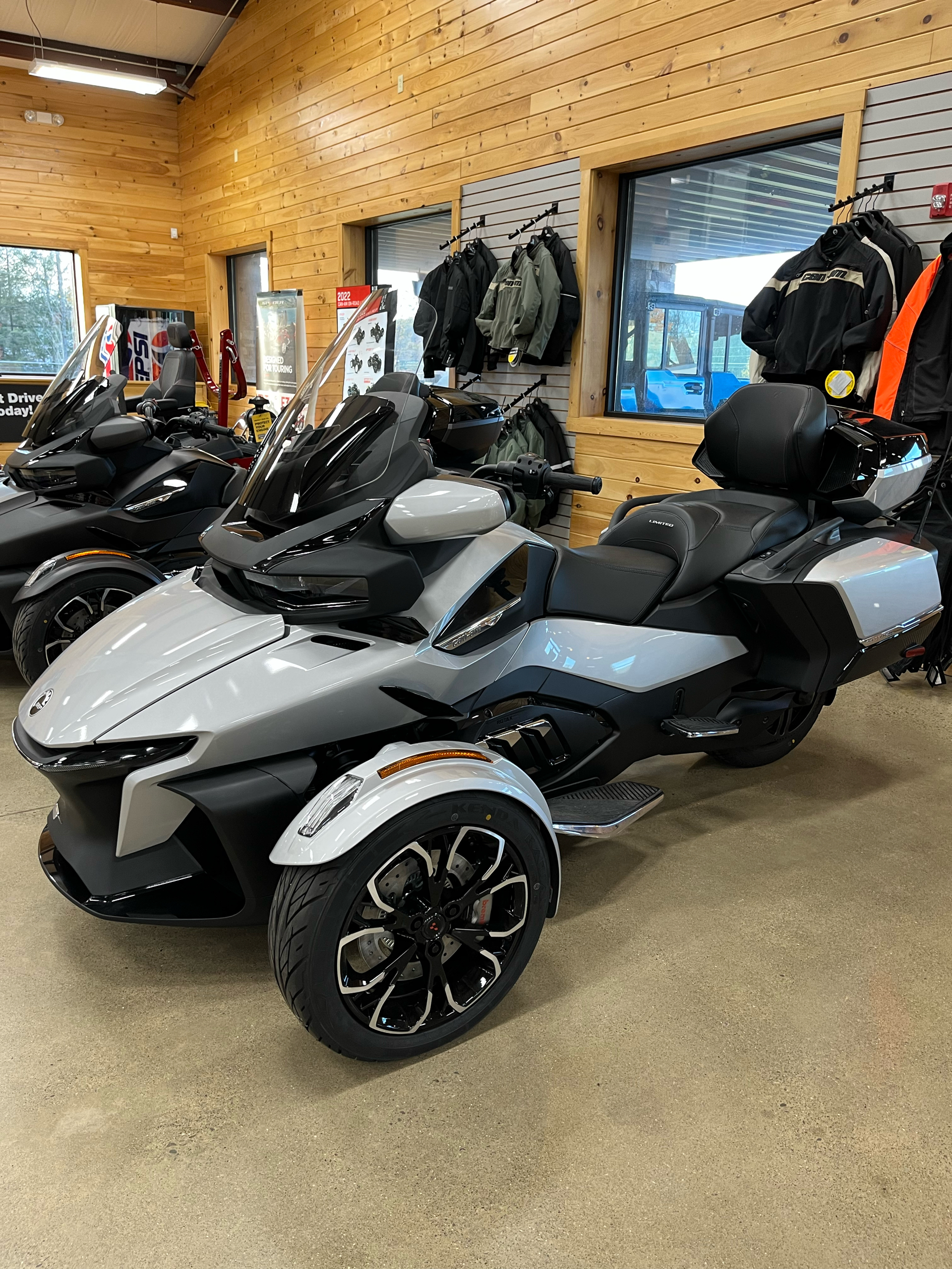 2022 Can-Am Spyder RT Limited in Montrose, Pennsylvania - Photo 2