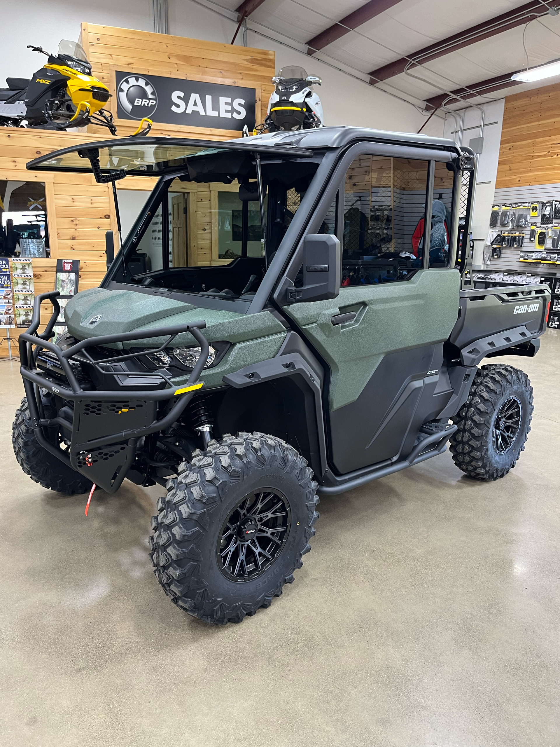 2024 Can-Am Defender DPS CAB in Montrose, Pennsylvania - Photo 2