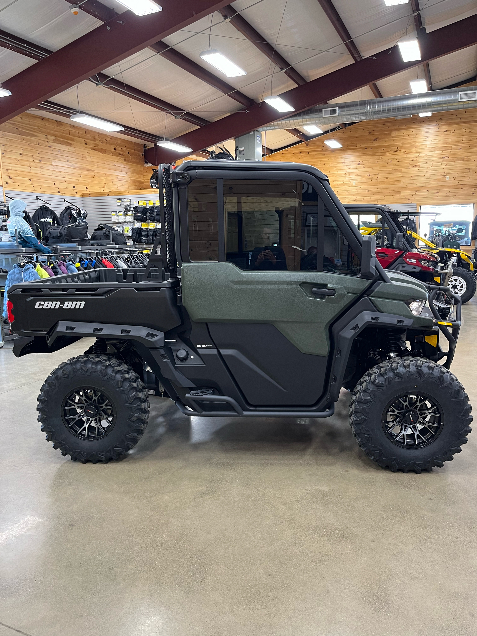 2024 Can-Am Defender DPS CAB in Montrose, Pennsylvania - Photo 7