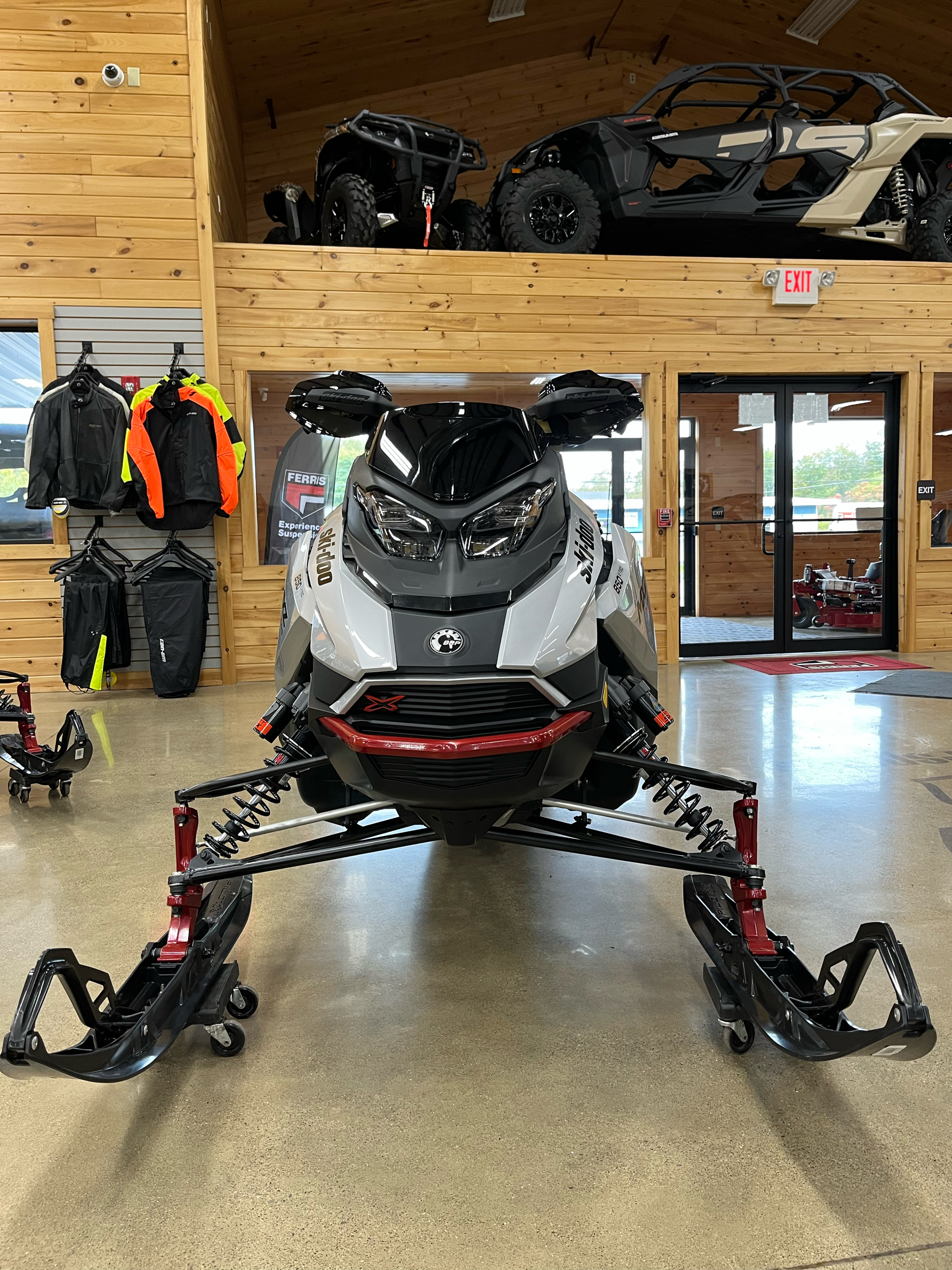 2024 Ski-Doo MXZ X-RS 137 850 E-TEC ES w/ Smart-Shox Ice Ripper XT 1.5 w/ 10.25 in. Touchscreen in Montrose, Pennsylvania - Photo 2