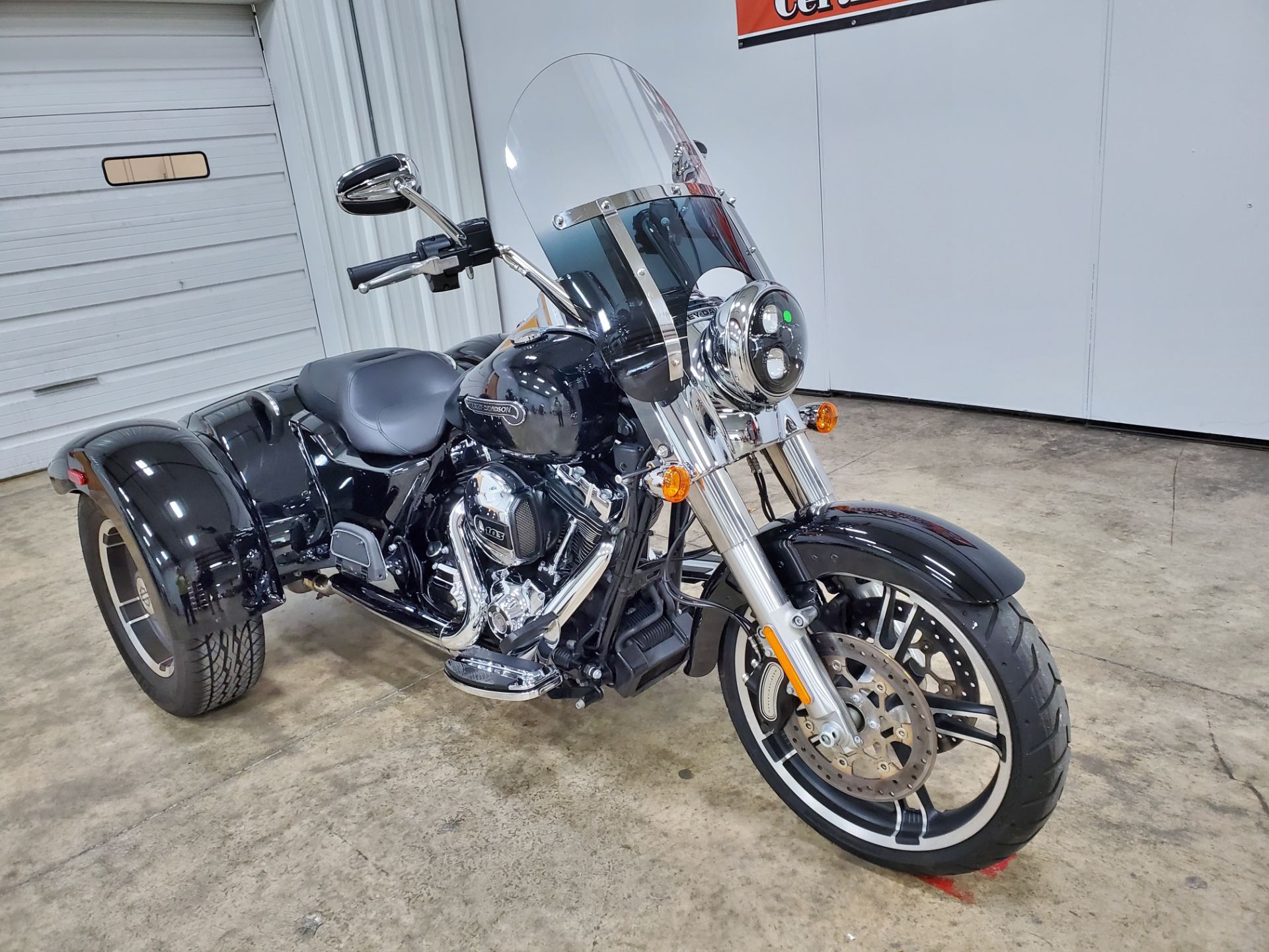 2015 Harley-Davidson Freewheeler™ in Sandusky, Ohio - Photo 3
