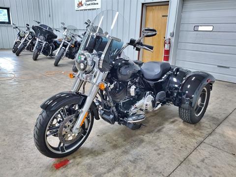 2015 Harley-Davidson Freewheeler™ in Sandusky, Ohio - Photo 5