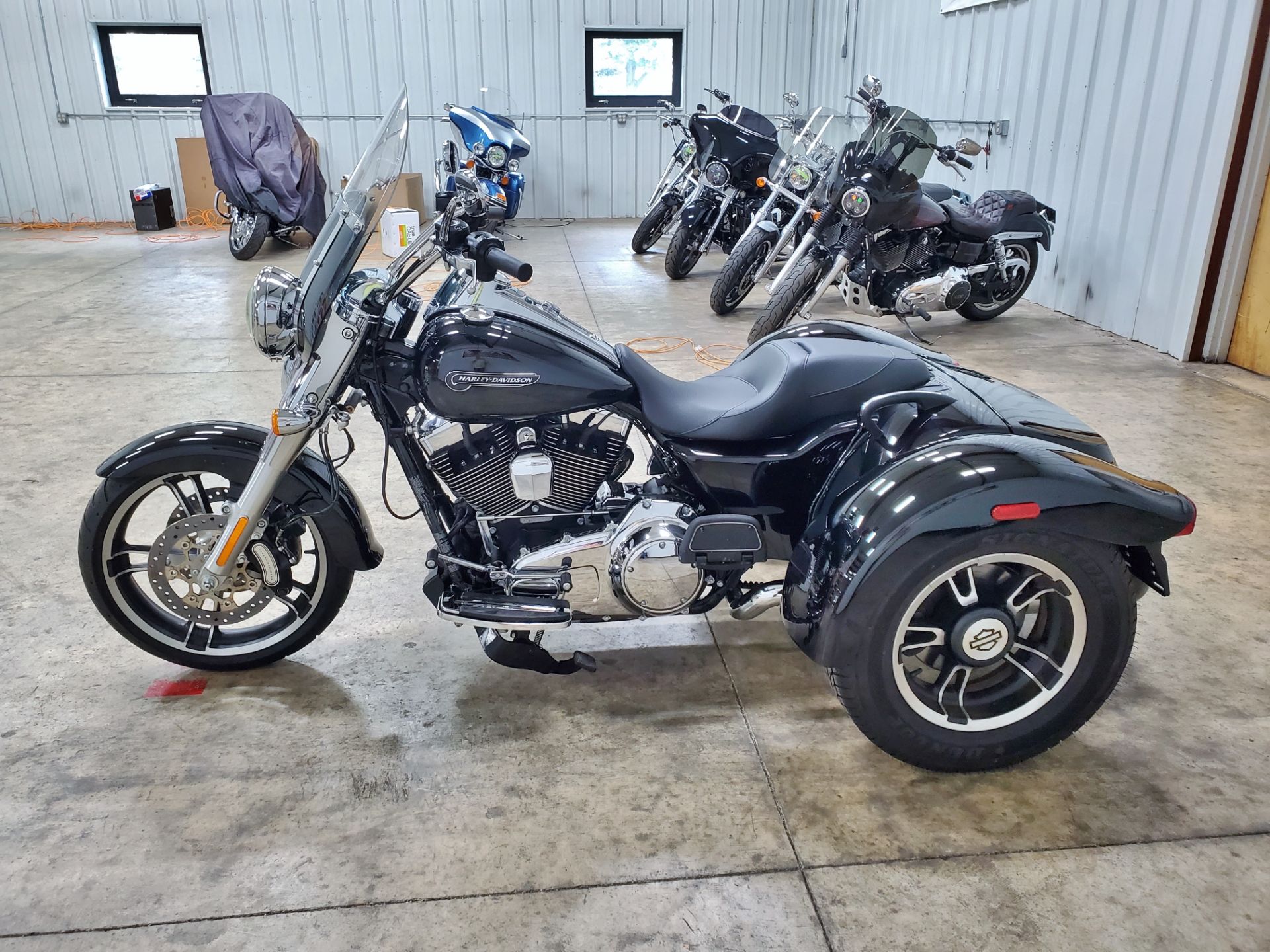 2015 Harley-Davidson Freewheeler™ in Sandusky, Ohio - Photo 6