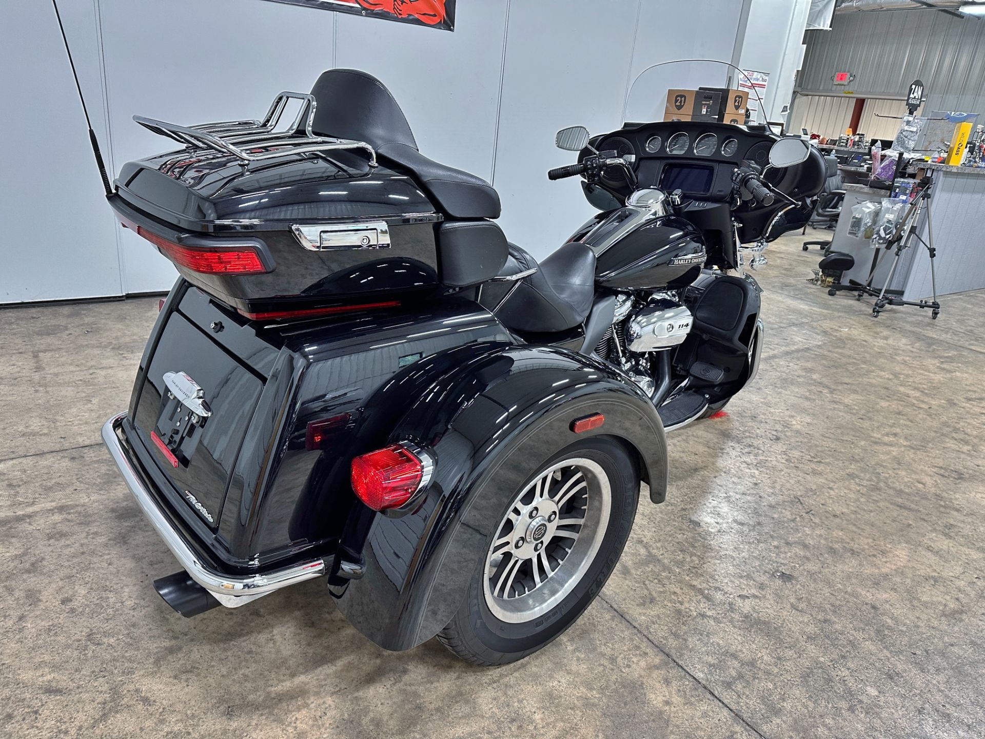 2019 Harley-Davidson Tri Glide® Ultra in Sandusky, Ohio - Photo 9