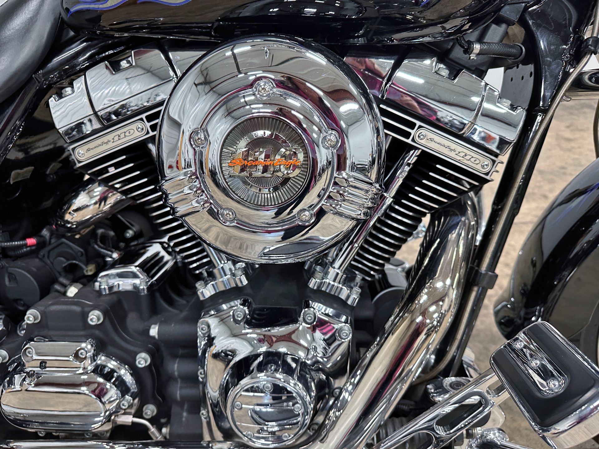 2007 Harley-Davidson CVO™ Screamin' Eagle® Road King® in Sandusky, Ohio - Photo 2