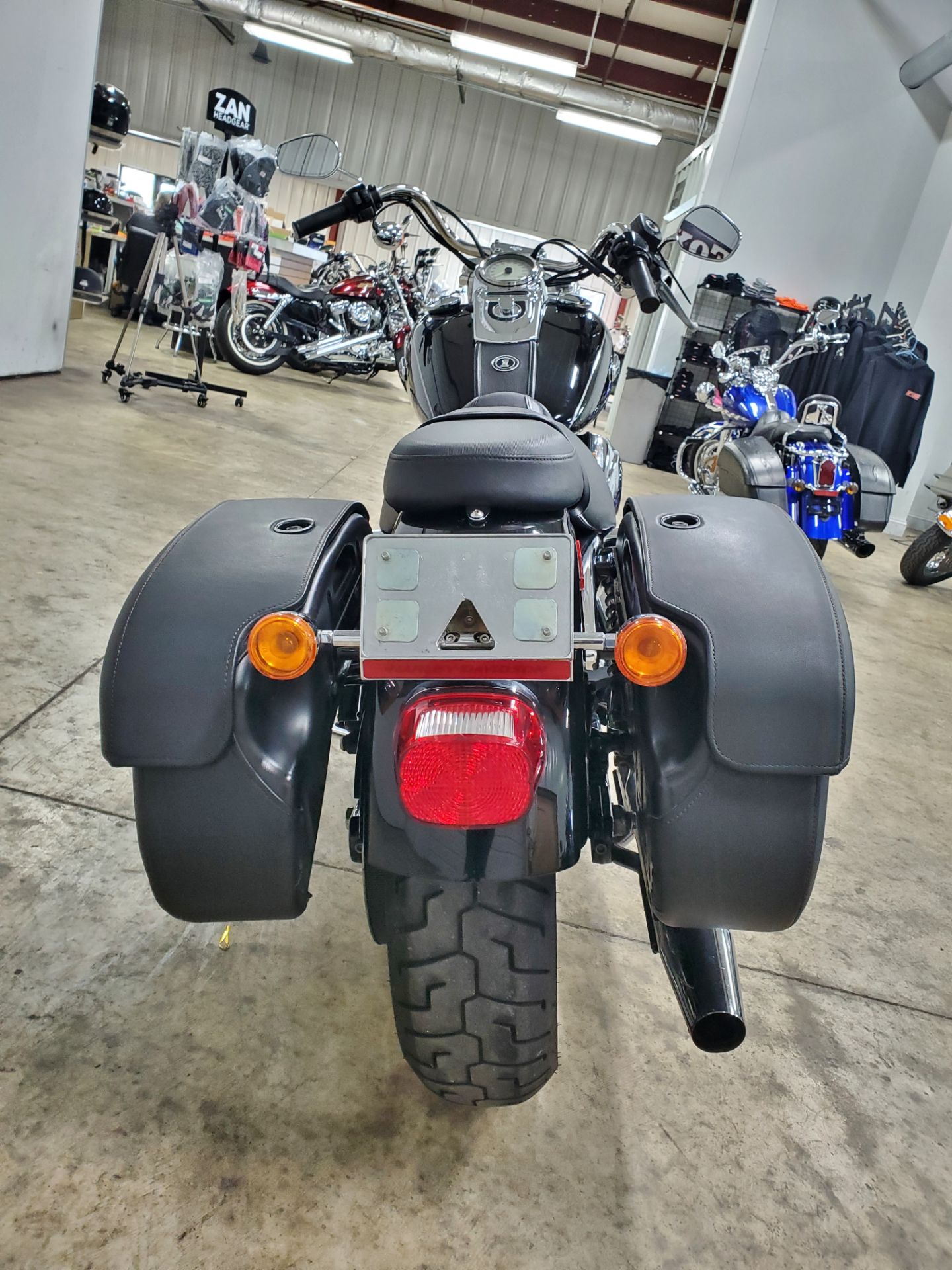 2010 Harley-Davidson Dyna® Super Glide® Custom in Sandusky, Ohio - Photo 8