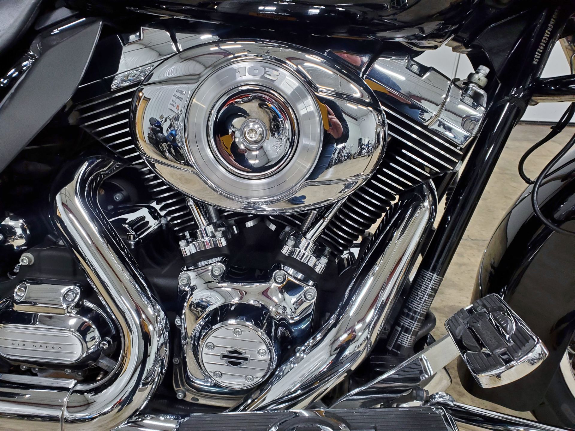 2012 Harley-Davidson Road Glide® Ultra in Sandusky, Ohio - Photo 2