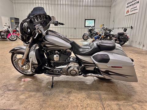 2015 Harley-Davidson CVO™ Street Glide® in Sandusky, Ohio - Photo 6