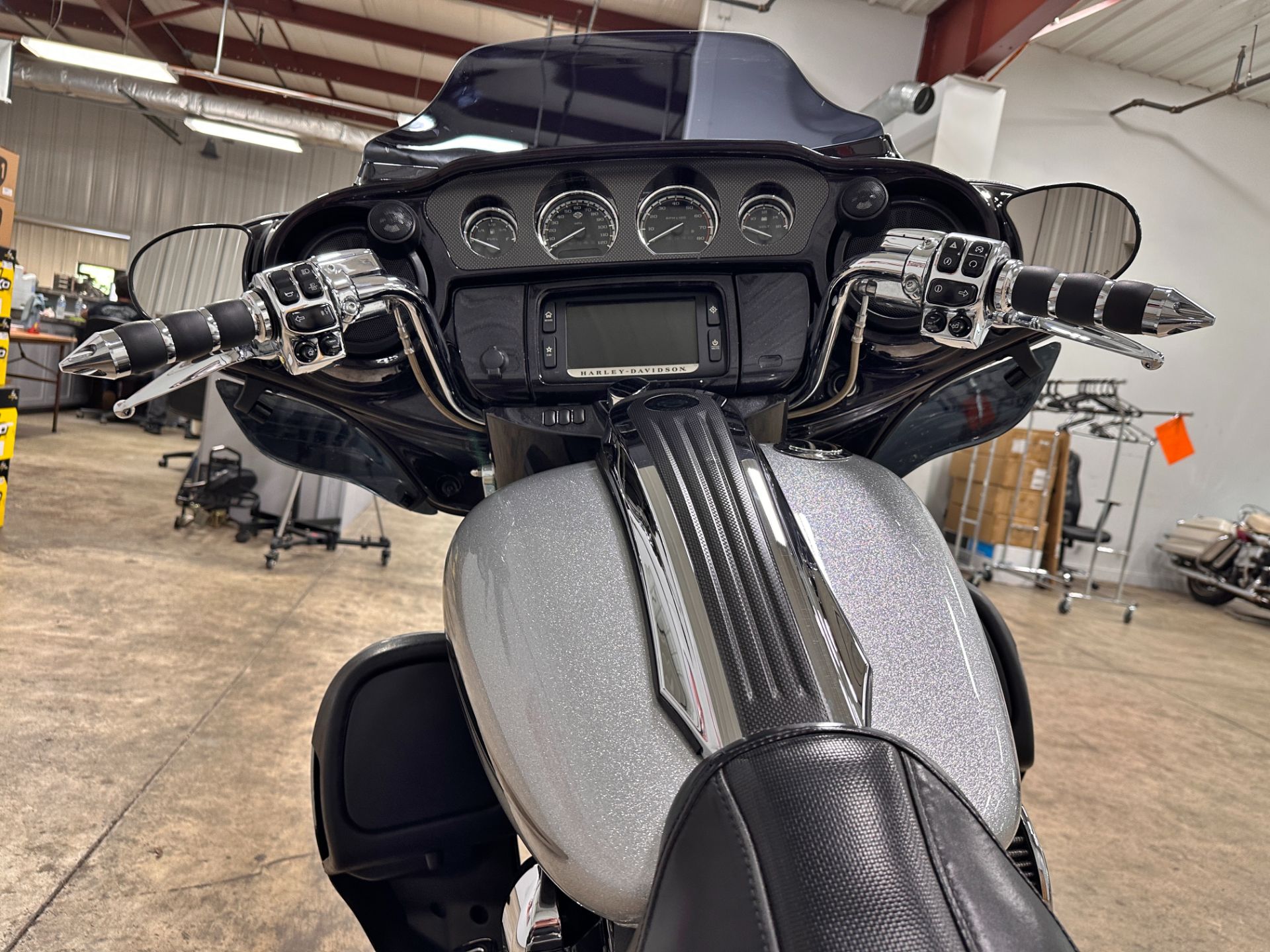 2015 Harley-Davidson CVO™ Street Glide® in Sandusky, Ohio - Photo 11