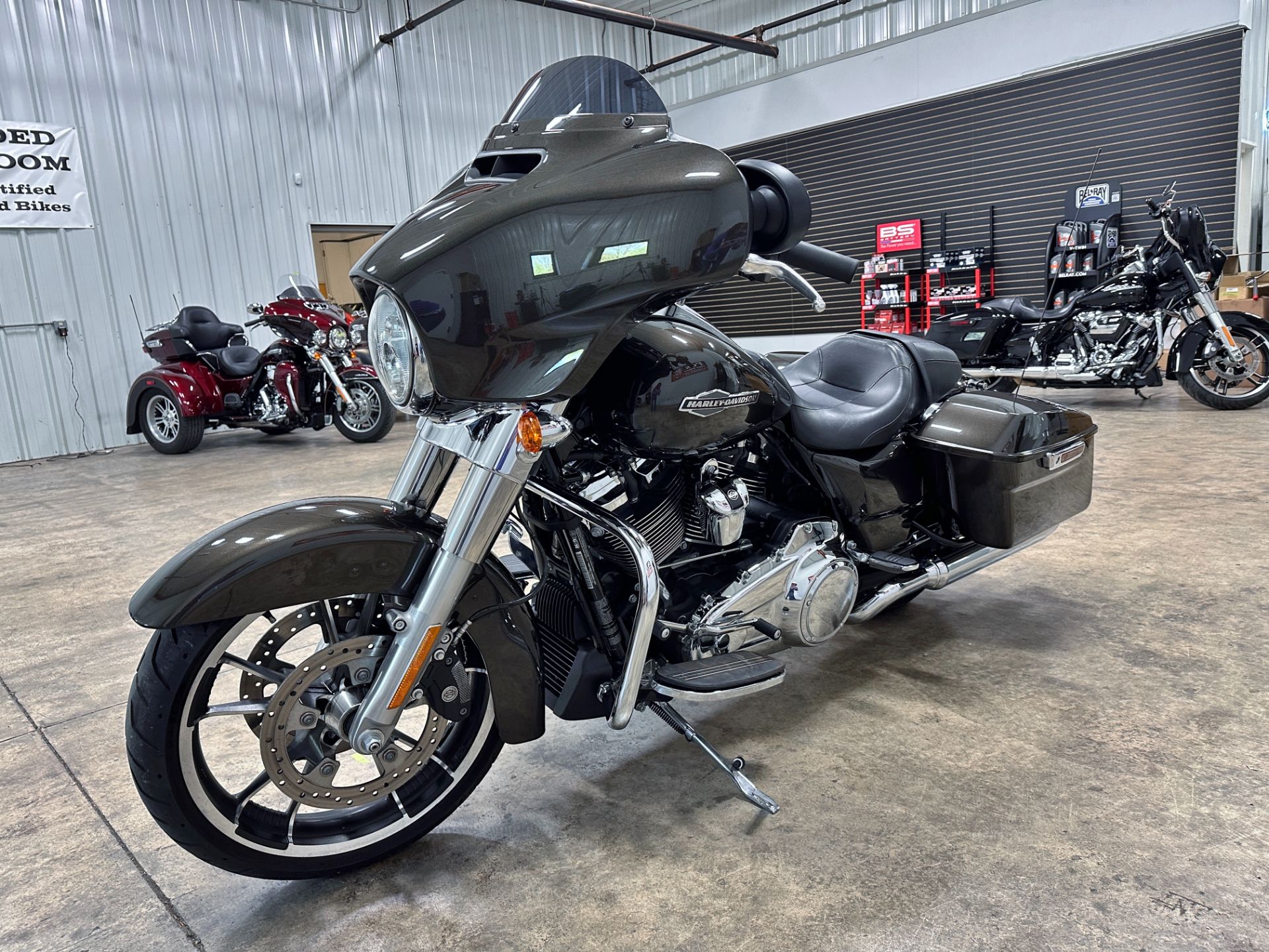 2021 Harley-Davidson Street Glide® in Sandusky, Ohio - Photo 5